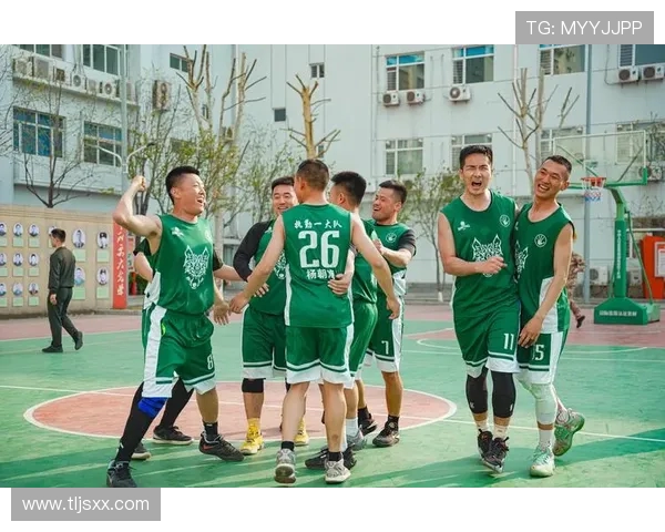 嘉玮穿越火线传奇之路挑战巅峰战力与策略风采的完美碰撞