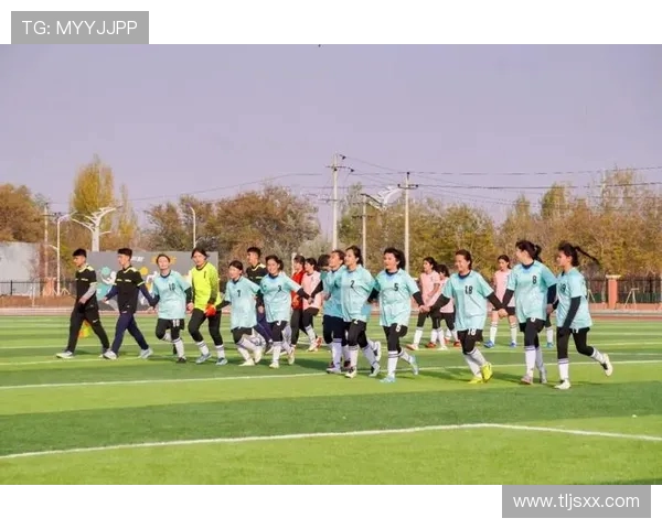 绿茵逐梦少年热血拼搏展现足球激情与团队荣耀 绿茵逐梦少年热血拼搏展现足球激情与团队荣耀