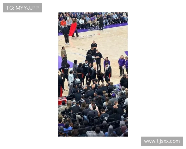 爵士激战开拓者全场鏖战双方球星上演高光对决掀起新赛季激情序幕